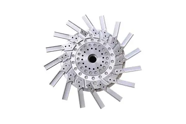 Cutterhead with knives arranged around its perimeter