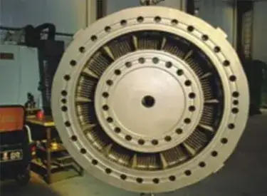 Circular die plate and outer heating channels