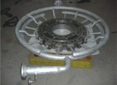 Ring-shaped die plate with connected pipes